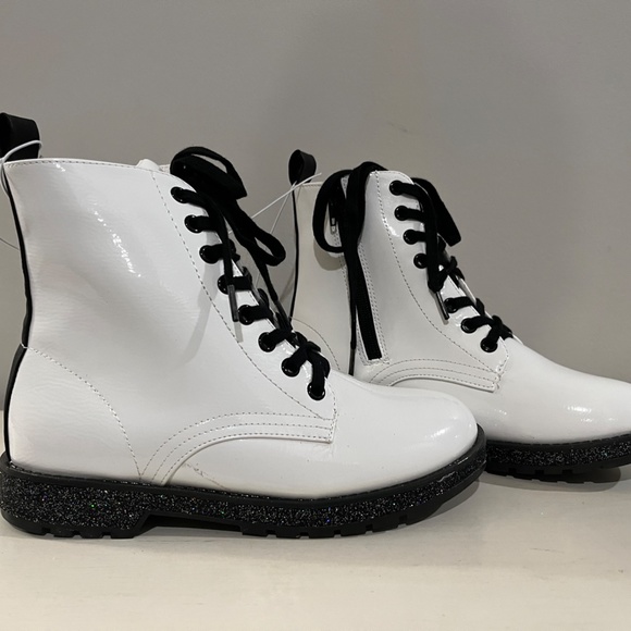 MIA Giuletta Glitter Sole Boot (Little Kid & Big Kid) - Picture 1 of 5